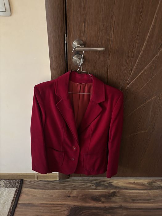 Дамско  червено сако