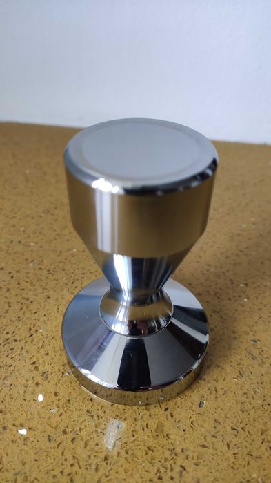 Продавам ръкохватка / портафилтър и цедки за DeLonghi + тампер