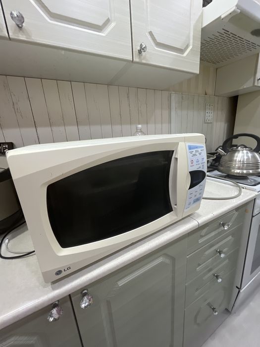Продам микроволновую печь