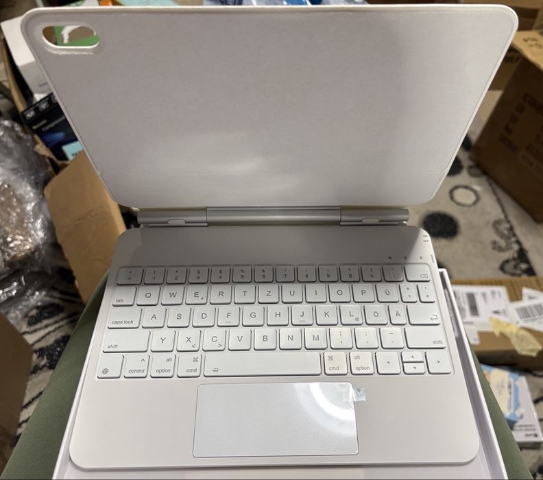 Magic Keyboard за iPad Pro 13-инчов
