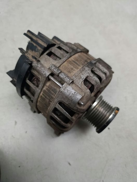 Vând alternator Duster după 2019 1.33 benzina