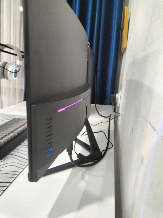 Продам монитор .