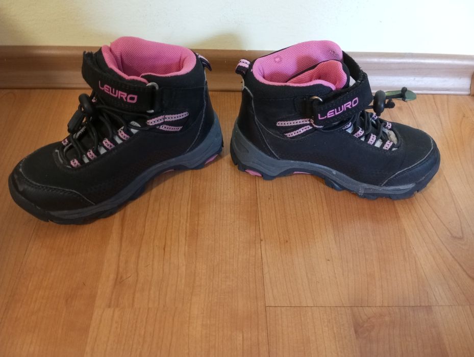 Обувки.         .