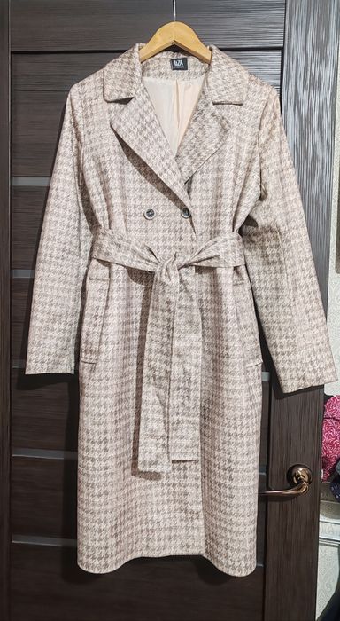 Продам пальто 42-44