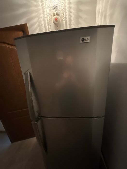 Холодильник LG продам