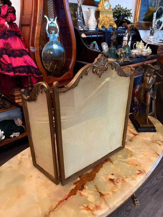 Paravan pentru șemineu din bronz.