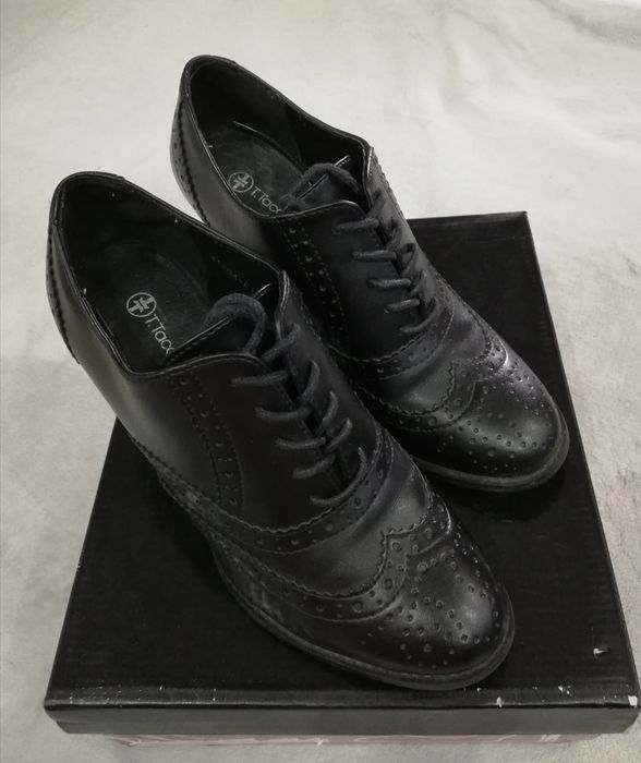 Продам полуботинки женские