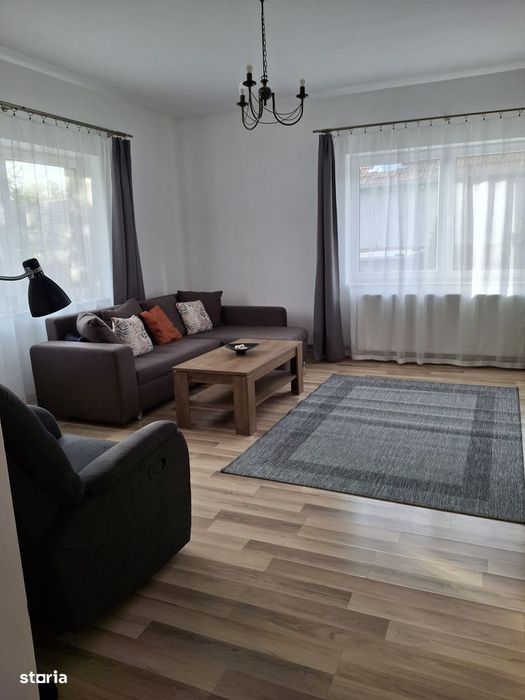Casă modernă din cărămidă, complet mobilată