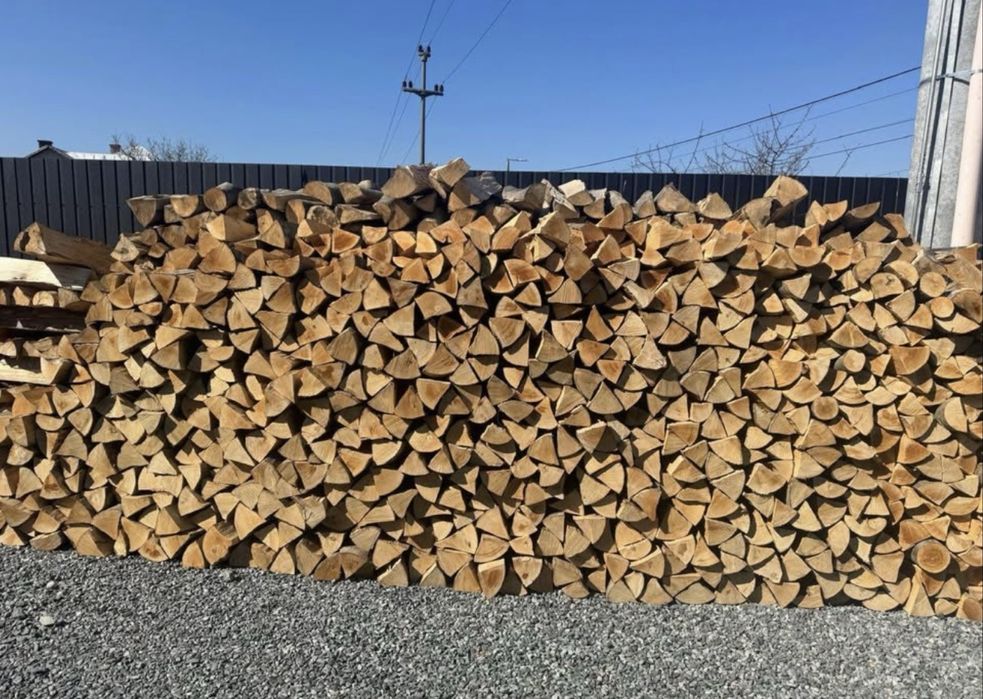 Vand lemne pentru  foc