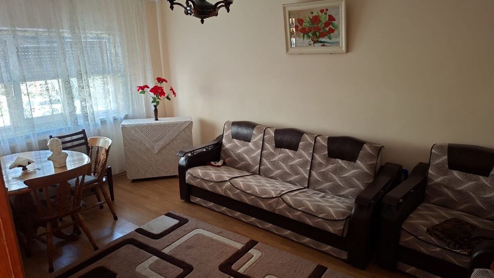 Vând apartament 2 camere în oraș Mărășești