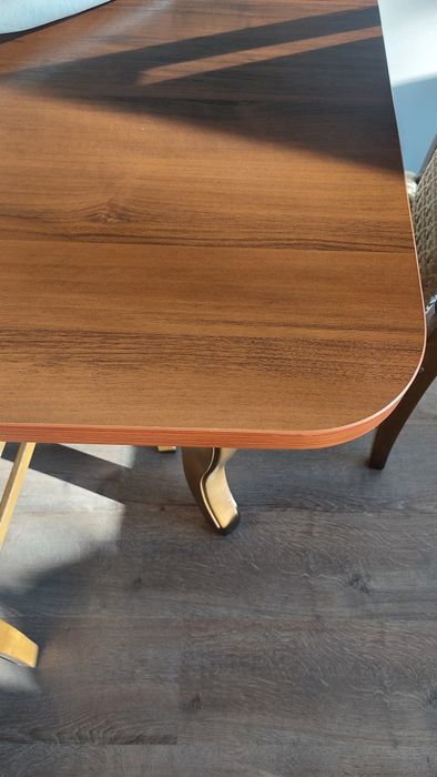 Обеденный стол продам + 2 стула в подарок