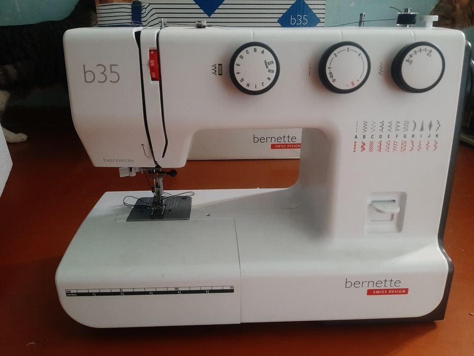 Продается швейная машина Bernette B35 , 23 швейные операции