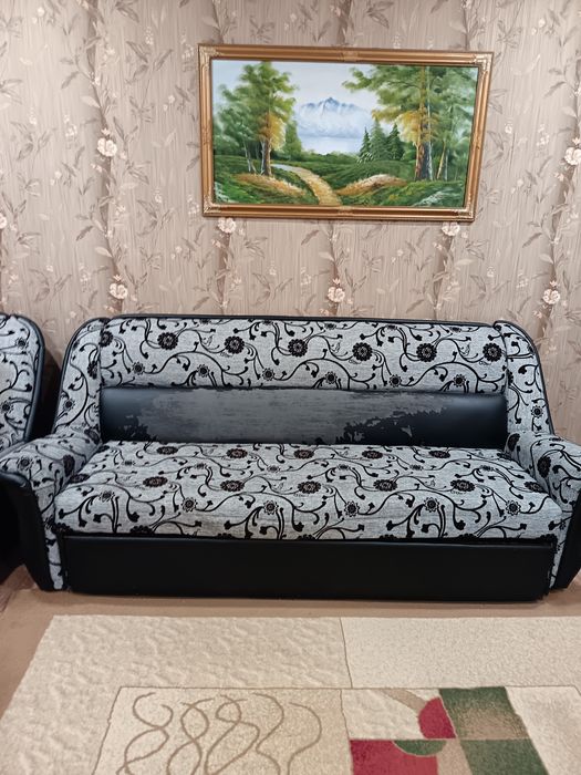 Продам диван и два кресла