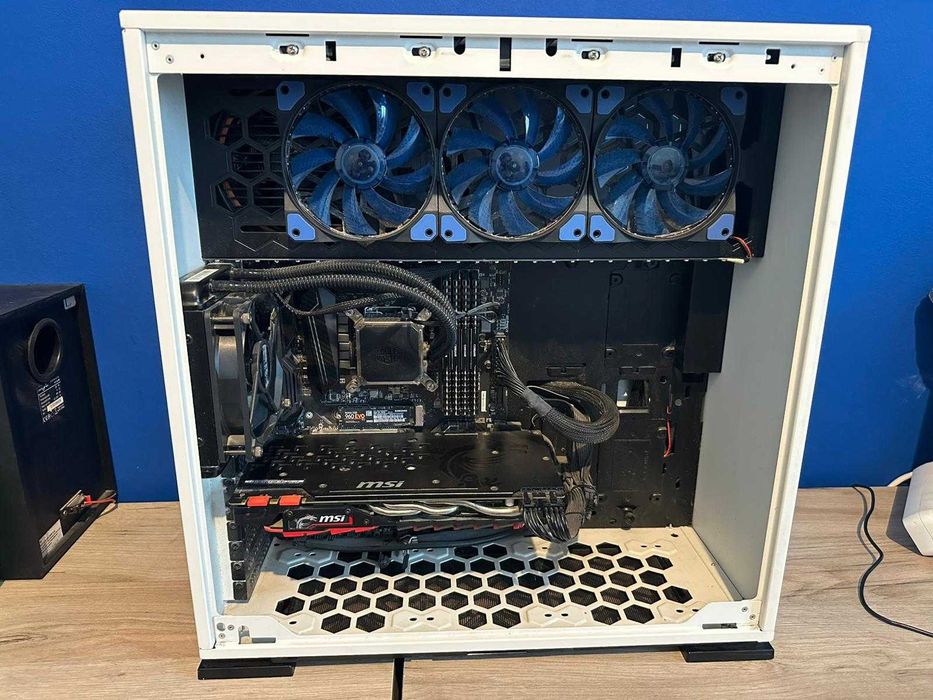 PC Gaming i7-7700K + Liquid Cooling / GTX 1080 / 32GB /  SSD 500GB + HDD 3TB