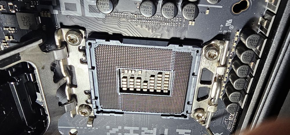 Placa de baza Rog Strix Z790-H Gaming Wifi LGA1700