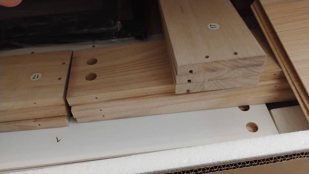 Comoda lemn lemn furniruit