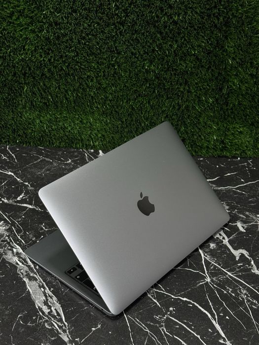 Apple Macbook Air