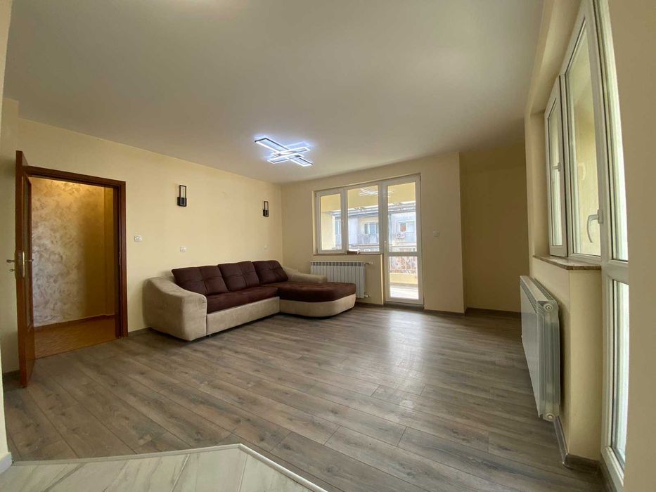 Продава се Тристаен апартамент в Бургас, Зорница - 130 кв.м за 1850 €/кв.м - Снимка #3