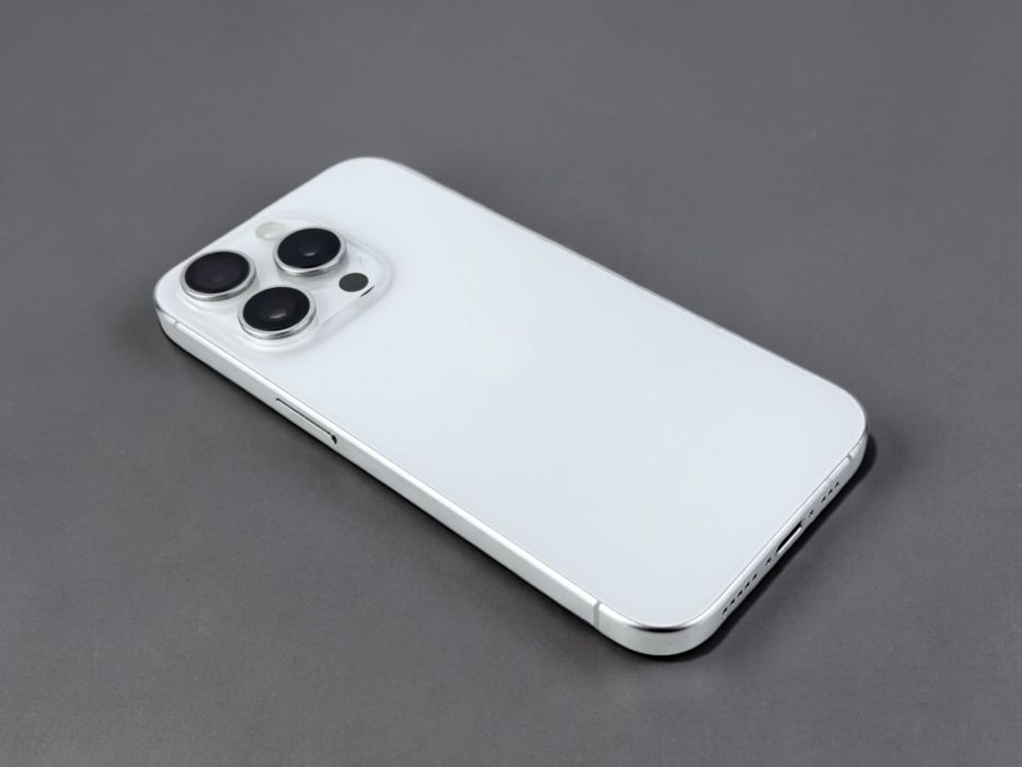 Apple iPhone 15 Pro 128GB White 0 Заряда! Отличен