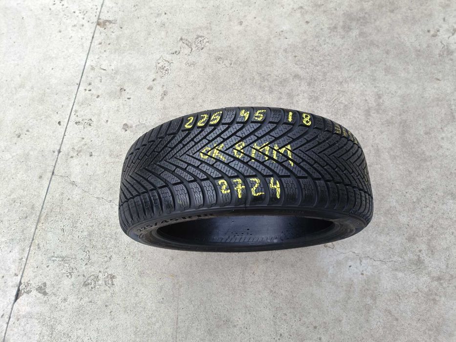 O anvelopa iarna 225 45 18 pirelli powergi winter 8 mm dot 2724