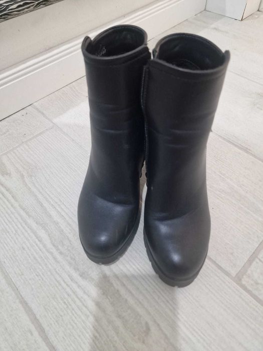 Ghete dama marimea 39