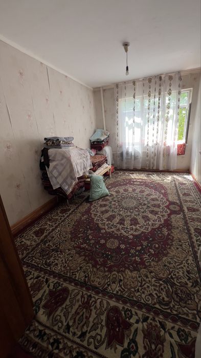 Uy sotiladi srochna!