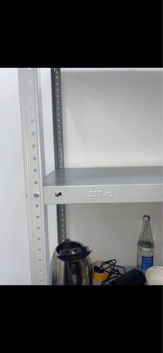 Продаю металлические стеллажи 6шт крепкие из Российского металла.