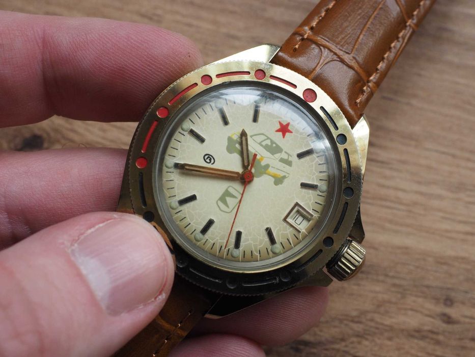 Ceas sovietic mecanic Vostok ZAZ Tavria, funcțional, rezistent la apă