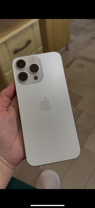 Продам айфон 15 про макс новый срочно