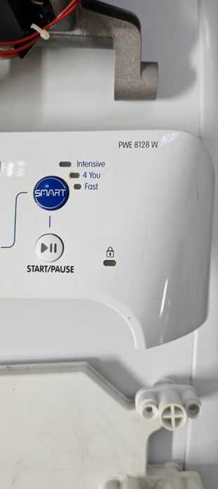 Пералня Indesit на части