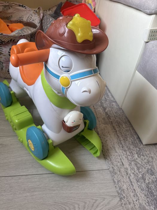 Продам коняшку фирмы Chicco