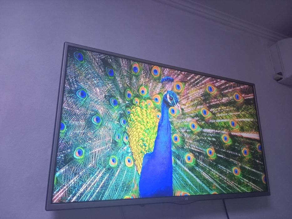 LG-82см.3D Smart WIFI T2