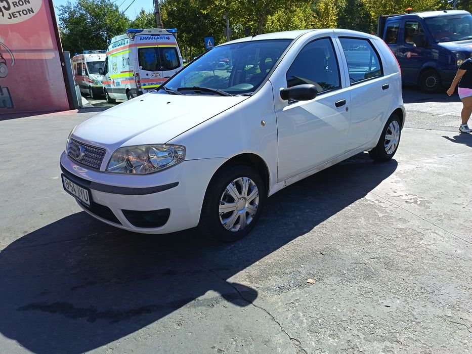 Vând Fiat punto stare foarte buna
