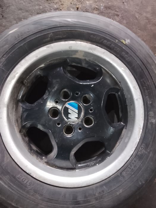 БМВ диски с покрышкой.