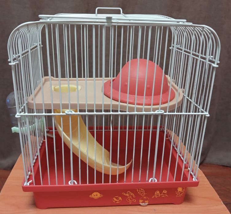 Продам 2 клетки для хомяка + подарок