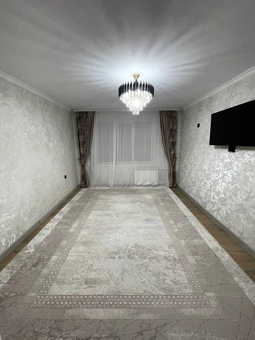 Продам 2 комнатную 8 микрорайон