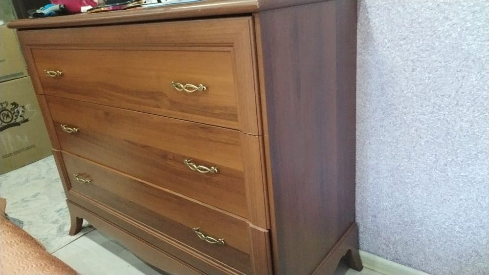Продам спальный гарнитур