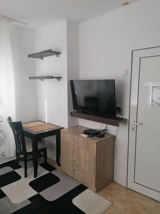 Студиа за нощувки