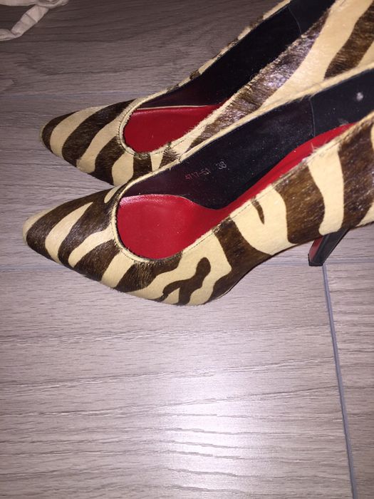Pantofi piele si blanita ponei, purtati o singura data, mar. 38