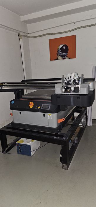 UV 90×60 sotiladi