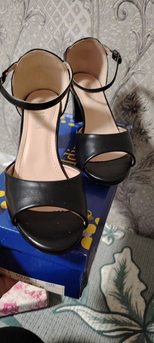 Продается женская обувь