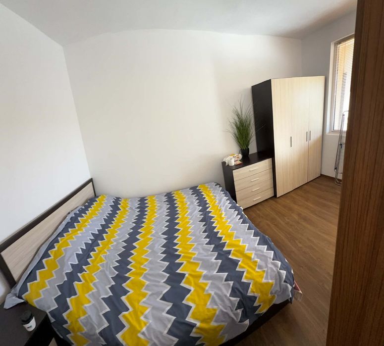 Продавам спалня с включен матрак 160х200