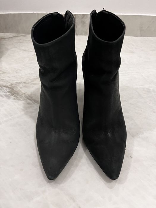 Botine cu toc negre