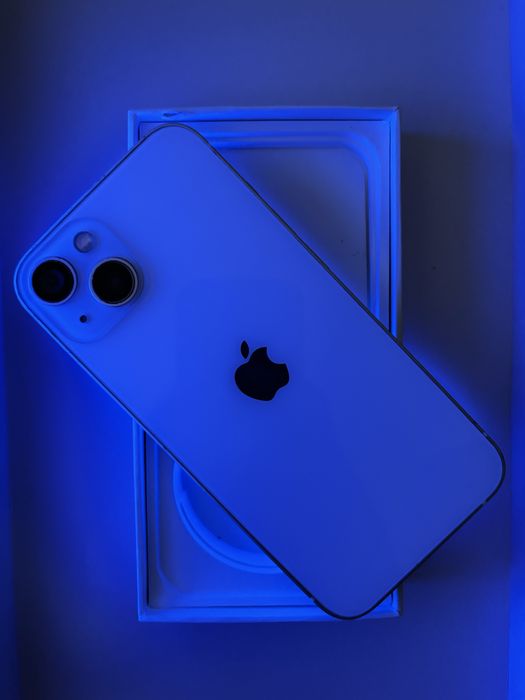 iPhone 13 White Product
