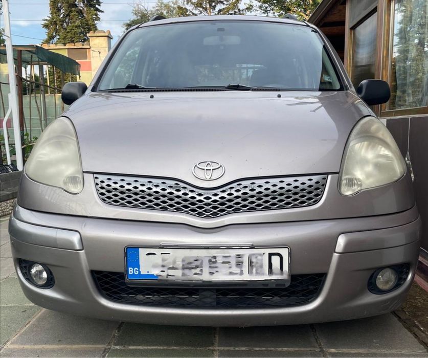 Toyota yaris verso-1,3 vvti benzin.