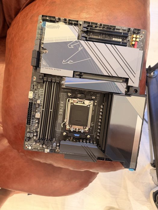 Placa de baza X870E Aorus Master