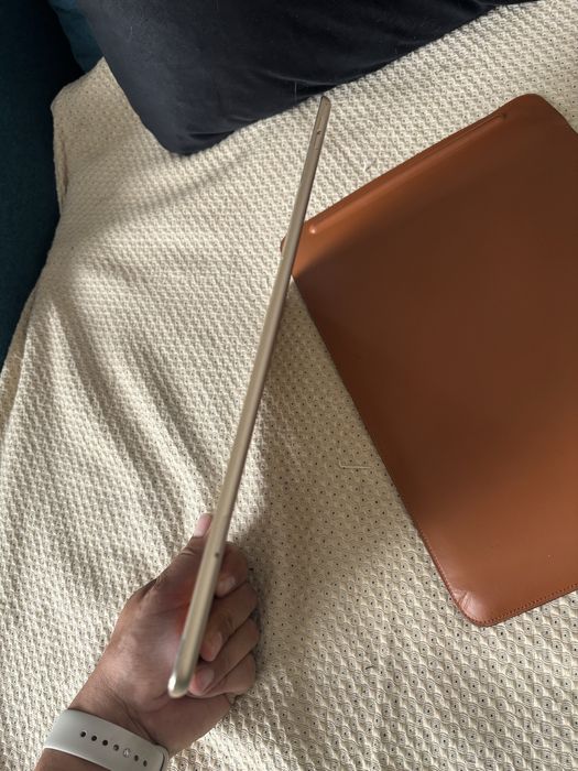 Ipad Pro 12.9 de 256 gb. ( Cartela sim) husa originala apple piele .
