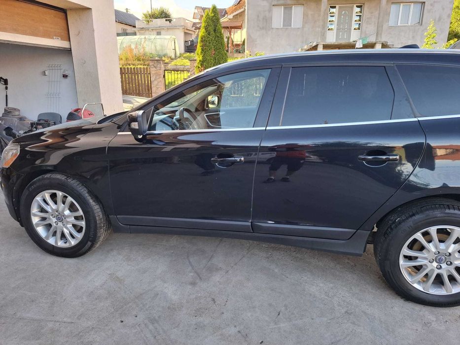 VOLVO XC 60 D5 AWD


# Motorizare 2.4D - 215 CP Diesel