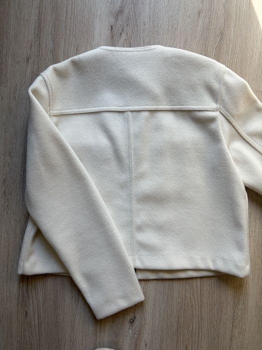 бежово яке на Zara