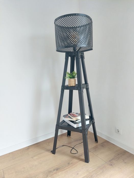 Индустриална настолна лампа